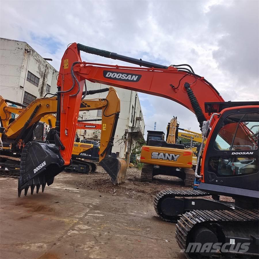 Doosan DX300LC-9C 履带挖掘机