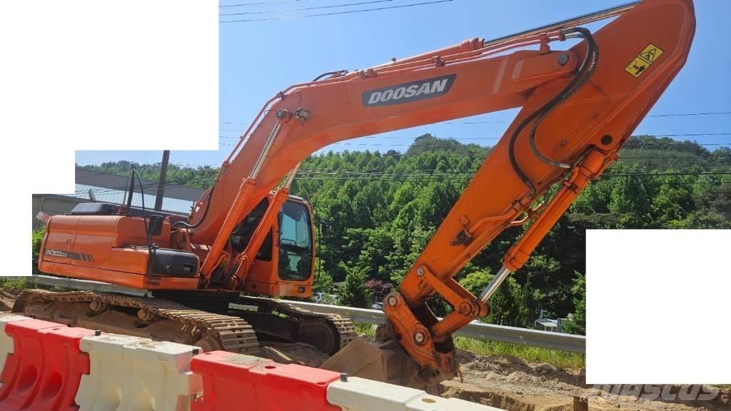 Doosan DX 300 LC 履带挖掘机