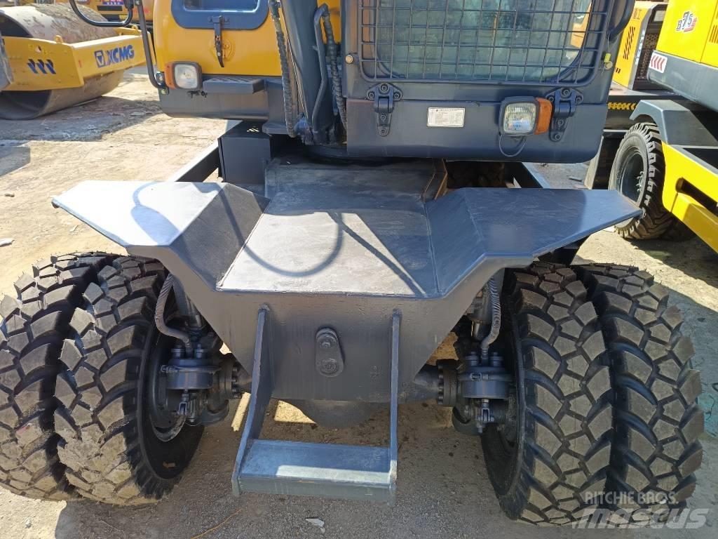 Xinyuan XYB75W-9 履带挖掘机