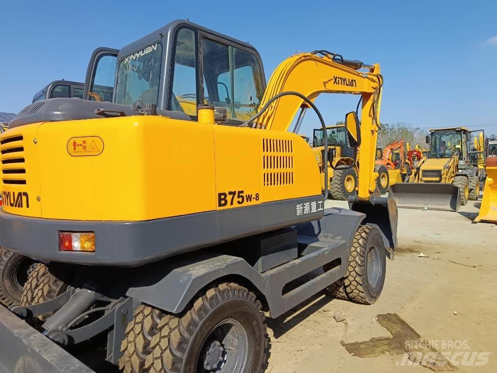 Xinyuan XYB75W-9 履带挖掘机
