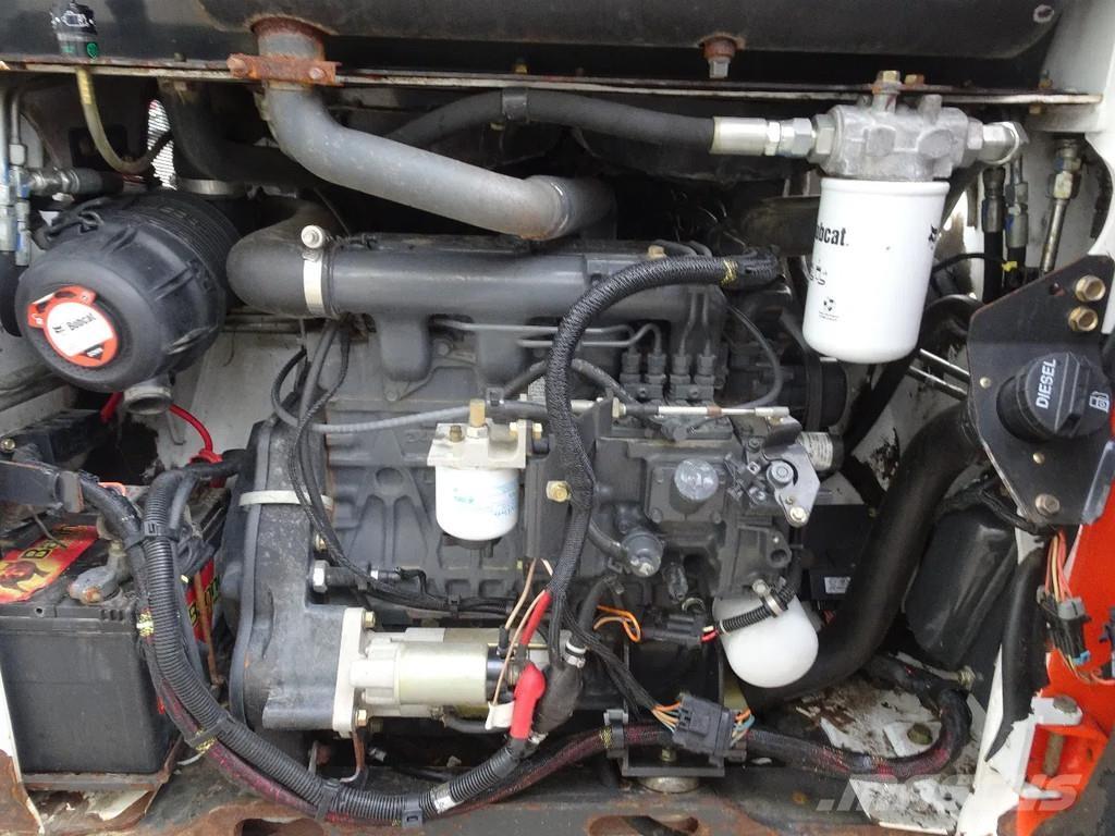 Bobcat T110 滑移装载机