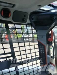 Bobcat T 76 滑移装载机