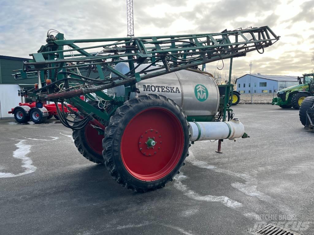 Moteska 3500 牵引式喷雾机