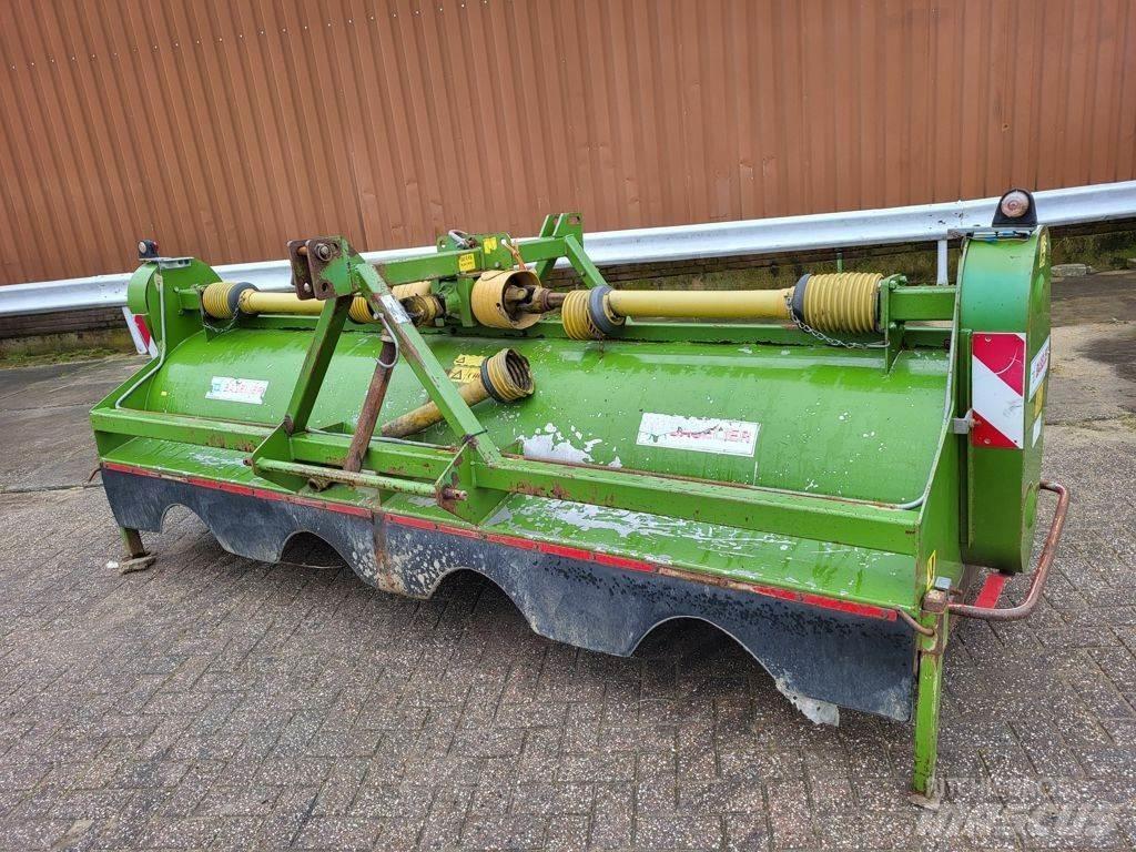 Baselier LKB 320 汽车