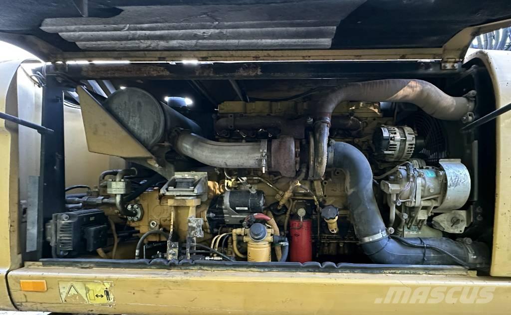 CAT M 316 D 轮式挖掘机