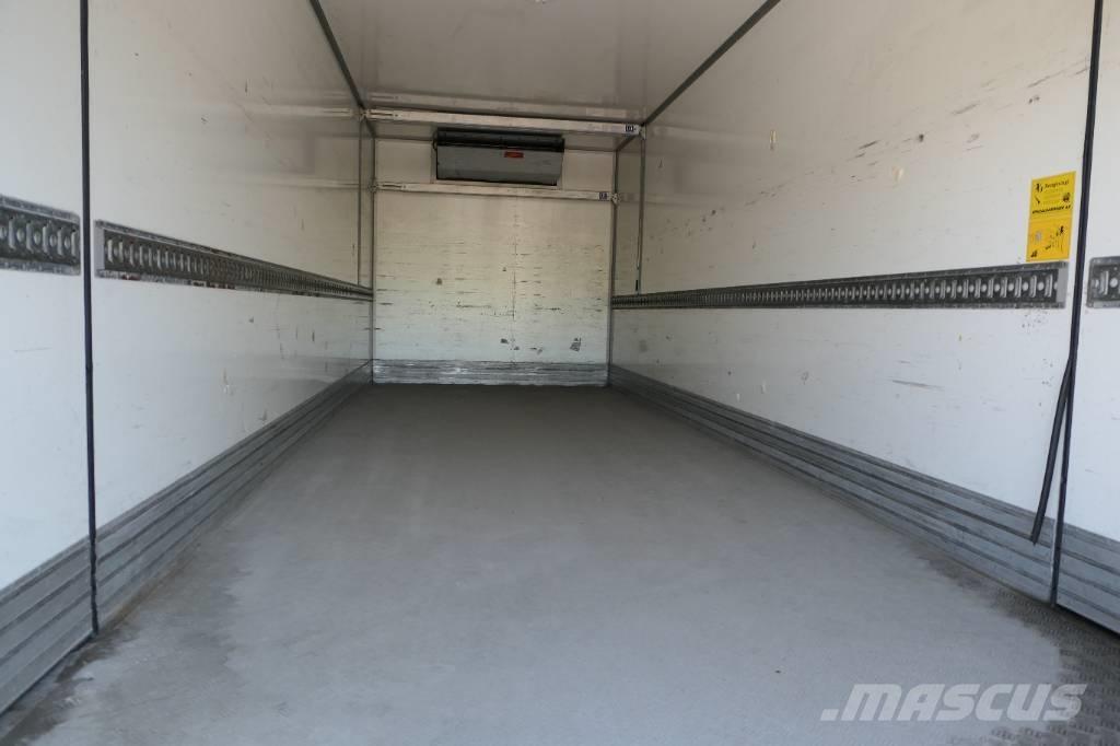 Volvo FM330 4x2 冷藏车