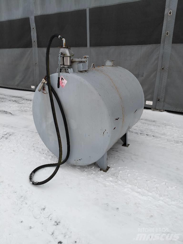  Farmarisäiliö 1300 L 农业机械-其他