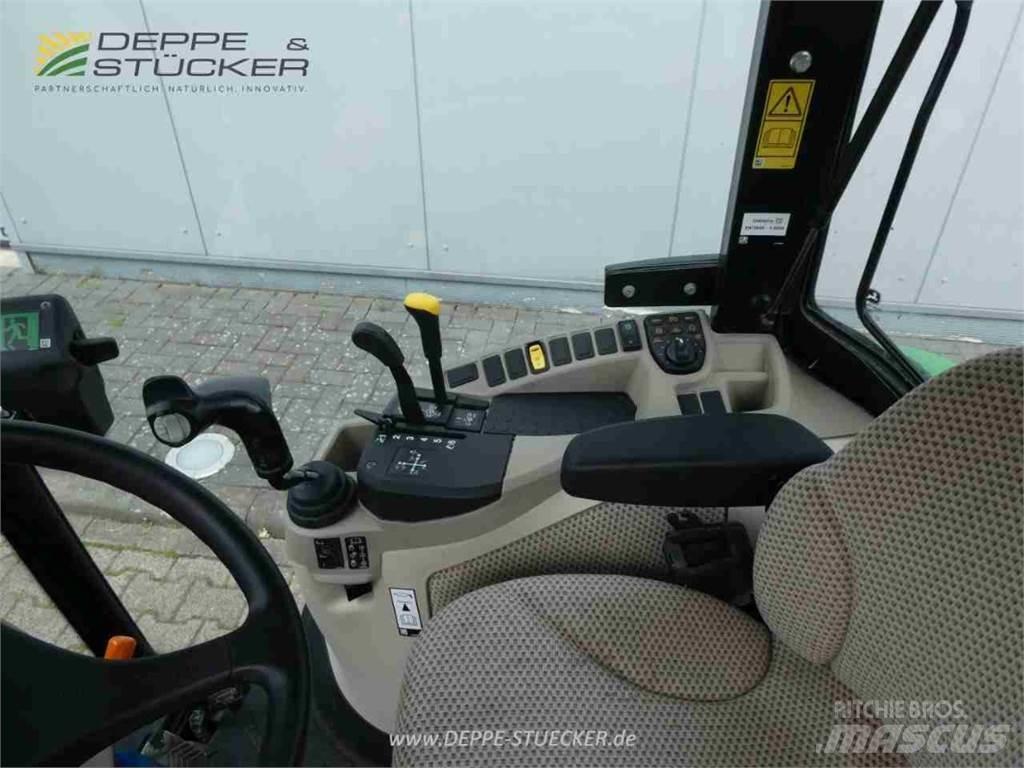 John Deere 3046R 小型拖拉机