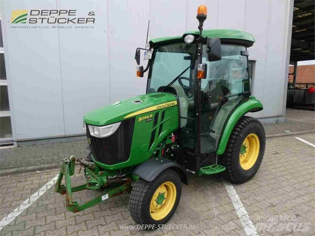 John Deere 3046R 小型拖拉机