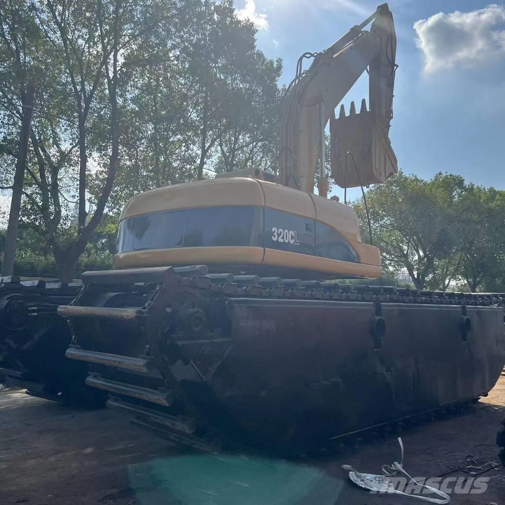 CAT 320 C 水陆两栖挖掘机