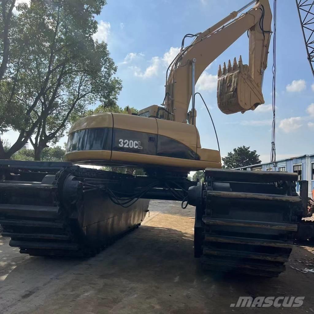 CAT 320 C 水陆两栖挖掘机