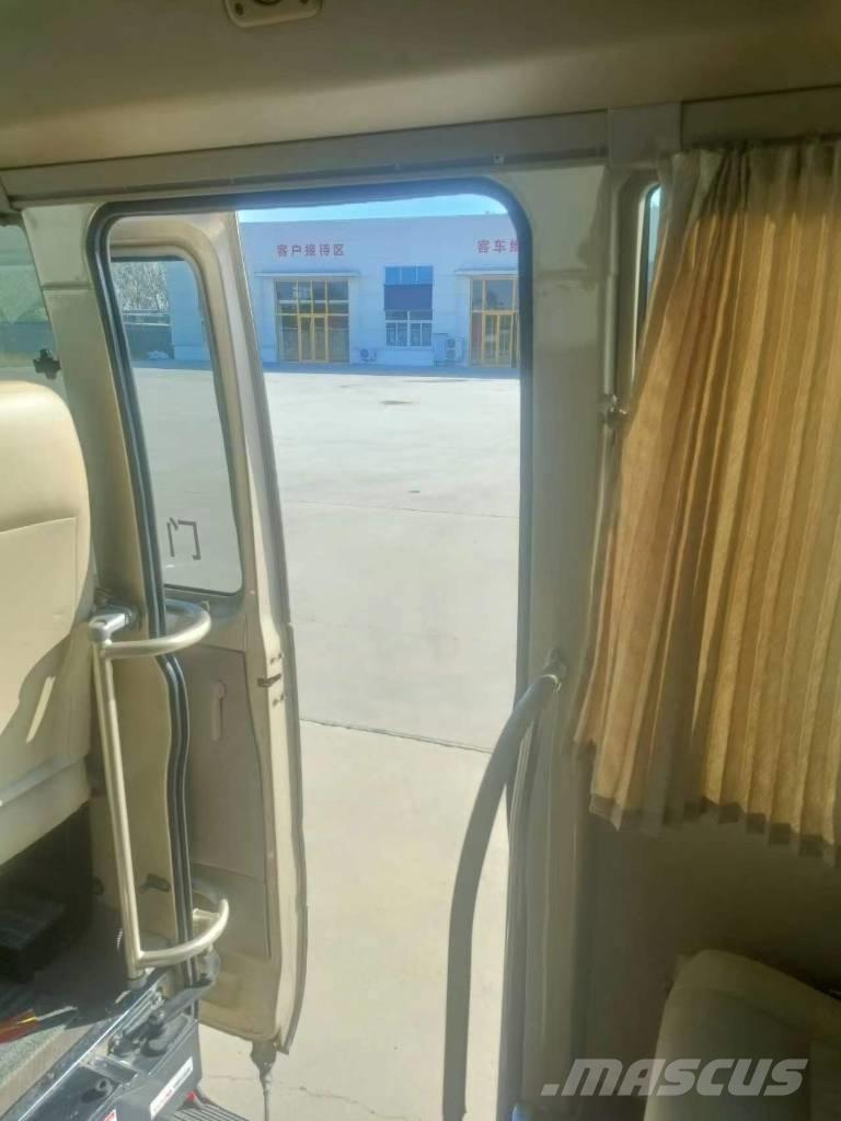 Toyota Coaster Bus 迷你巴士