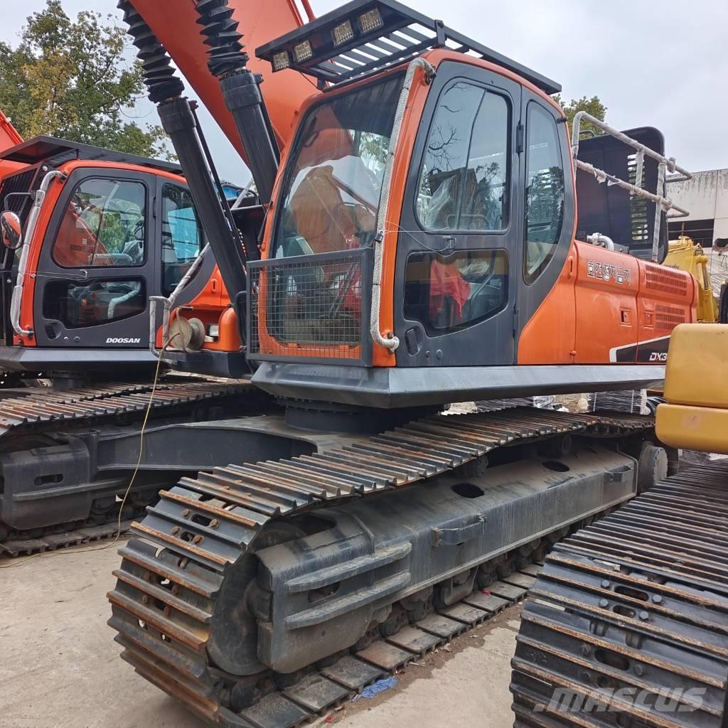 Doosan DX 300 LC 履带挖掘机