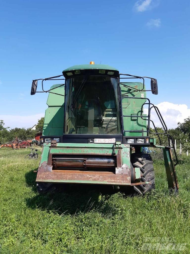 John Deere 2054 联合收割机