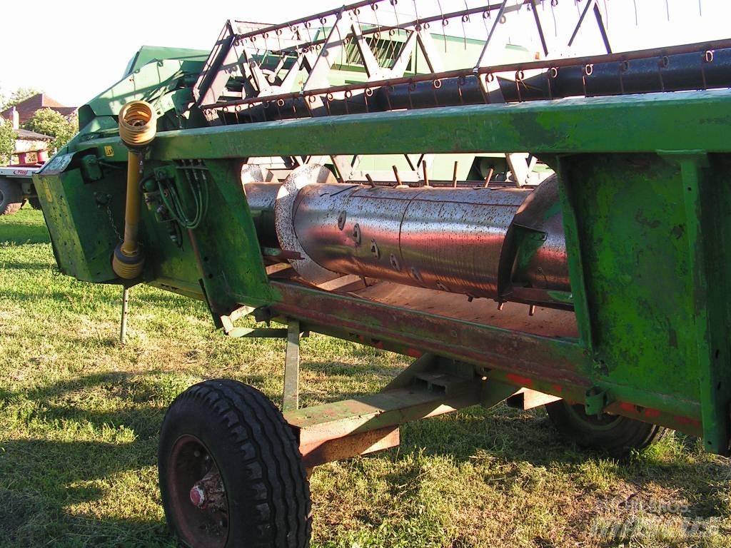 John Deere 2054 联合收割机