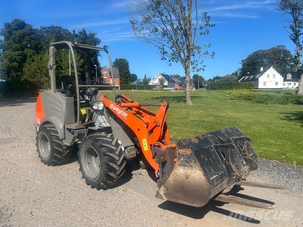 Weycor AR 320 小型装载机