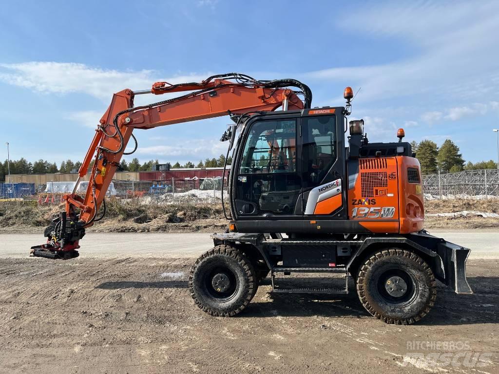 Hitachi ZX135W-7 轮式挖掘机
