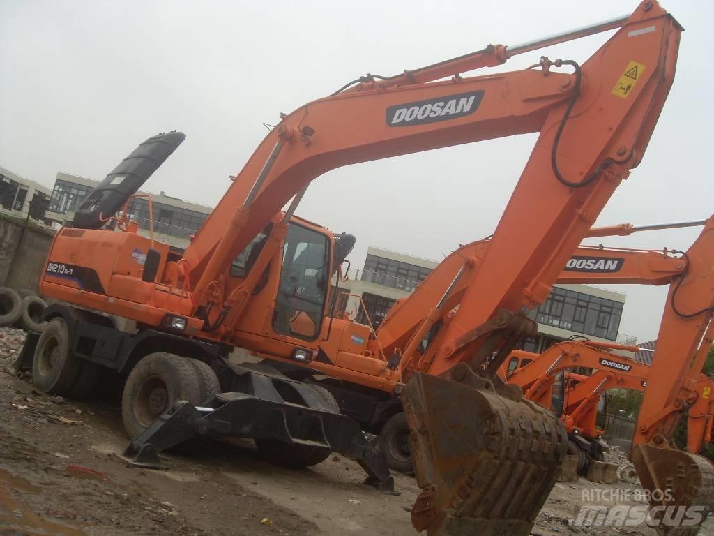 Doosan DH 150 W-7 轮式挖掘机
