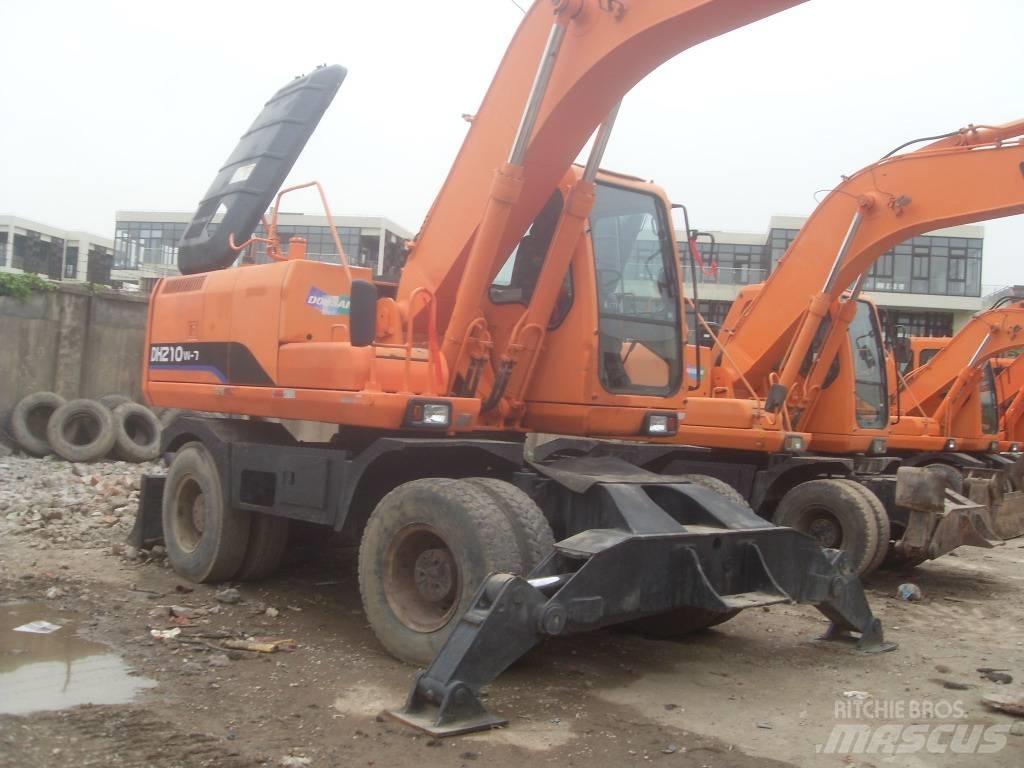 Doosan DH 150 W-7 轮式挖掘机
