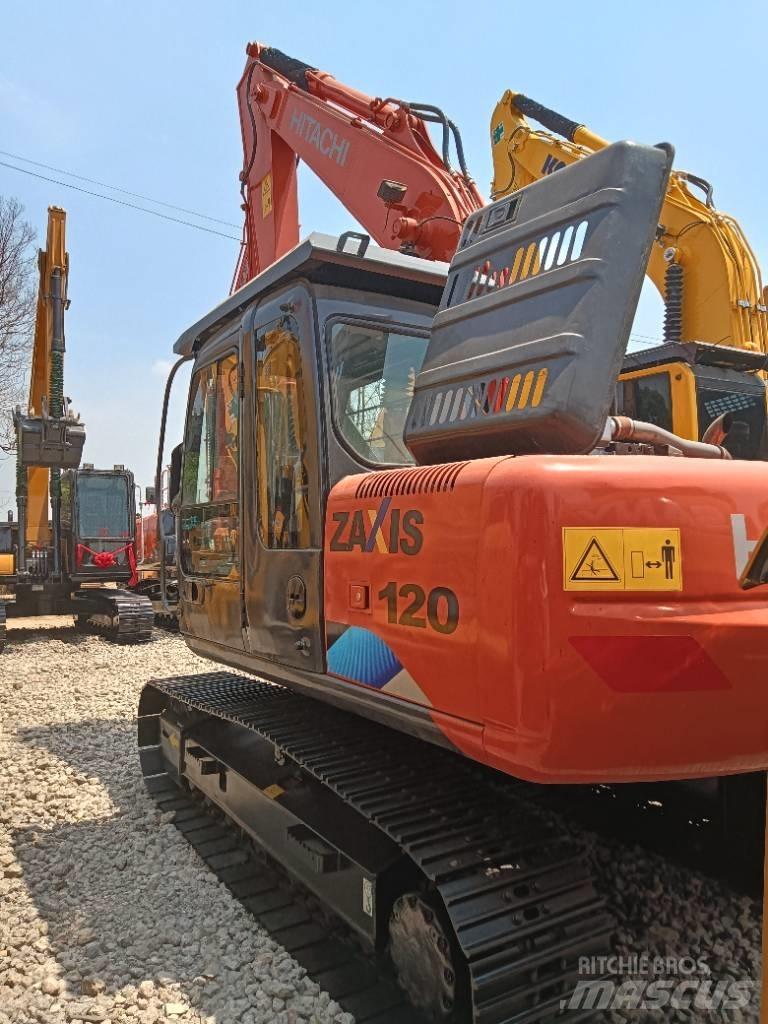 Hitachi ZX 120 中型挖掘机