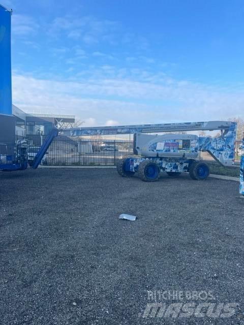 JLG 800 AJ 直臂高空工作平台