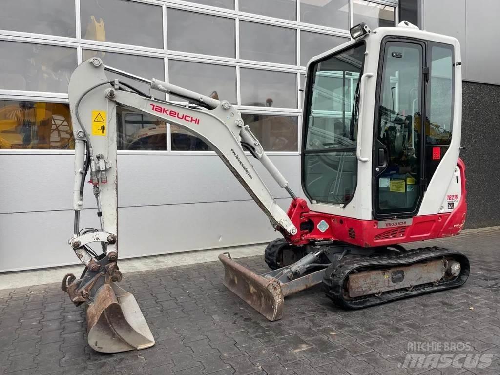 Takeuchi TB216 小型挖掘机