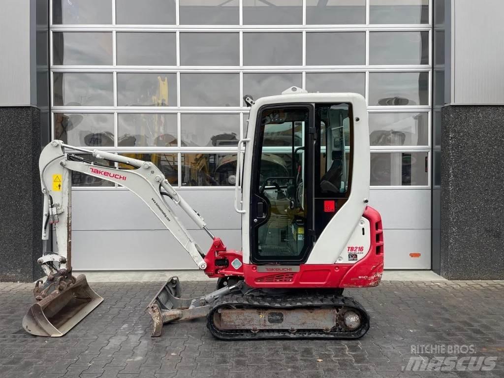 Takeuchi TB216 小型挖掘机