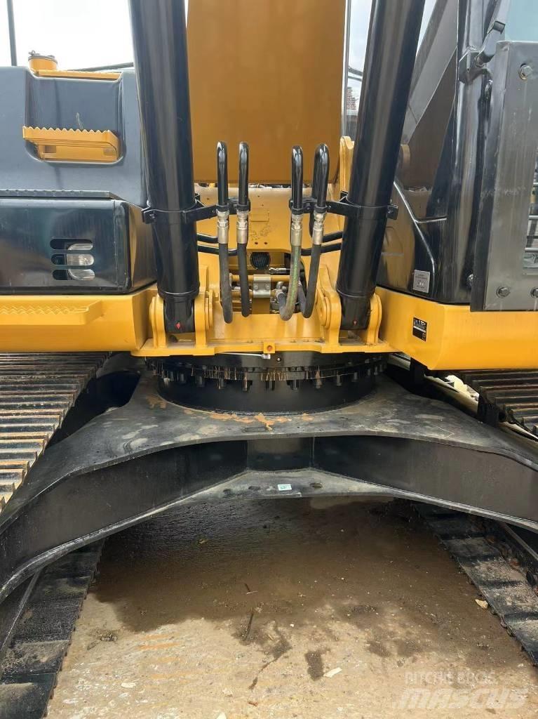 CAT 320 履带挖掘机
