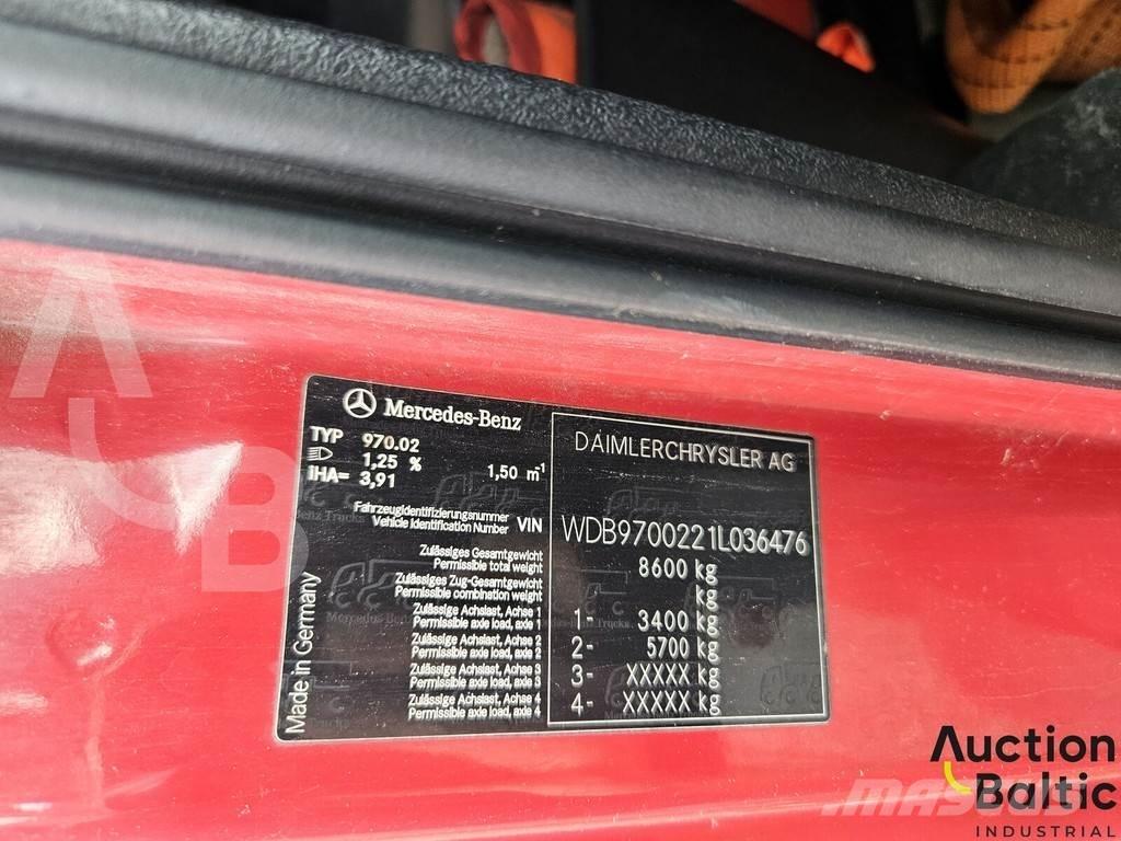 Mercedes-Benz 815 冷藏车