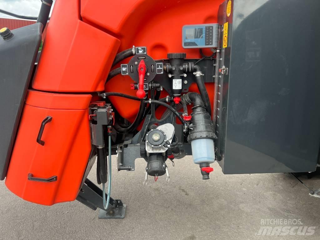 Kubota XTS 4 牵引式喷雾机