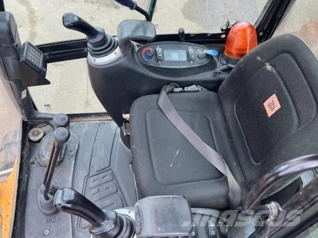 JCB 8018 小型挖掘机