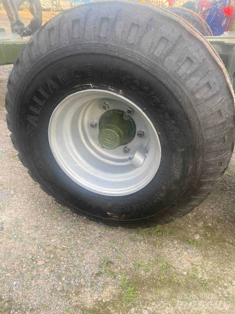 Farma T9F 林业拖车
