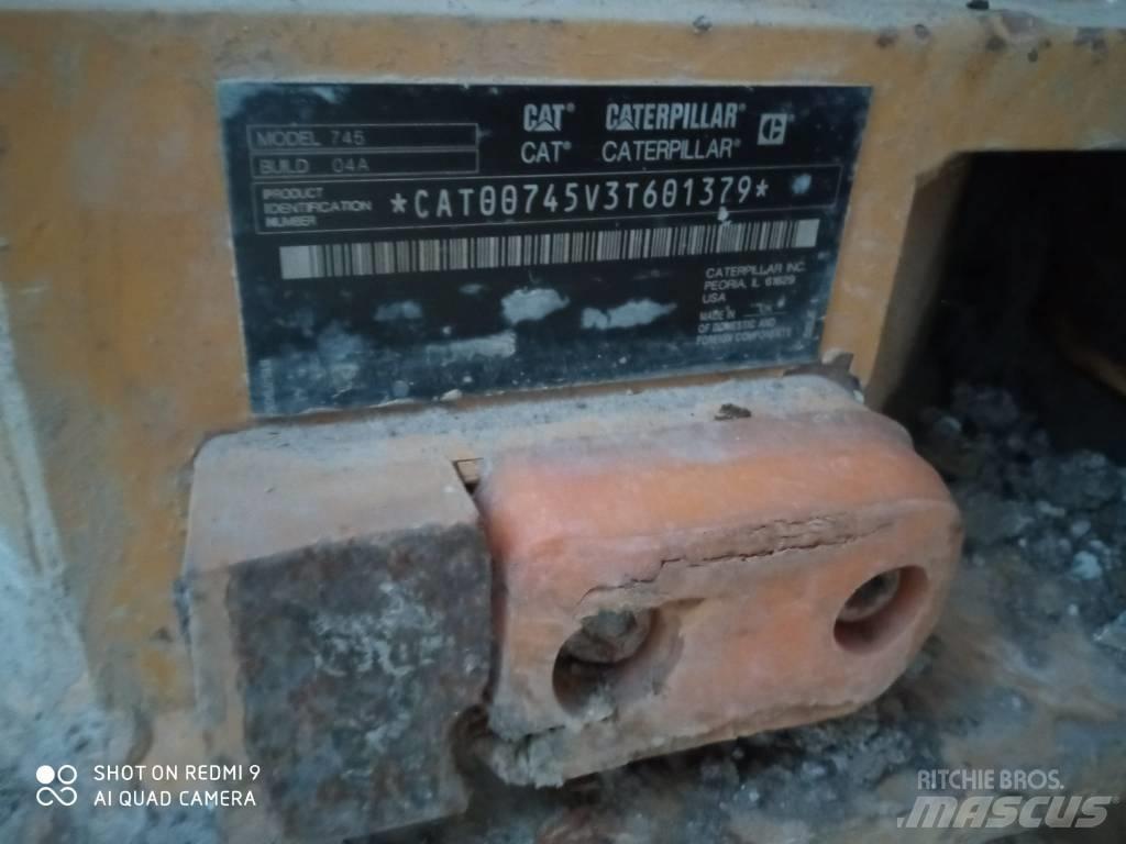 CAT 745 铰接式自卸车