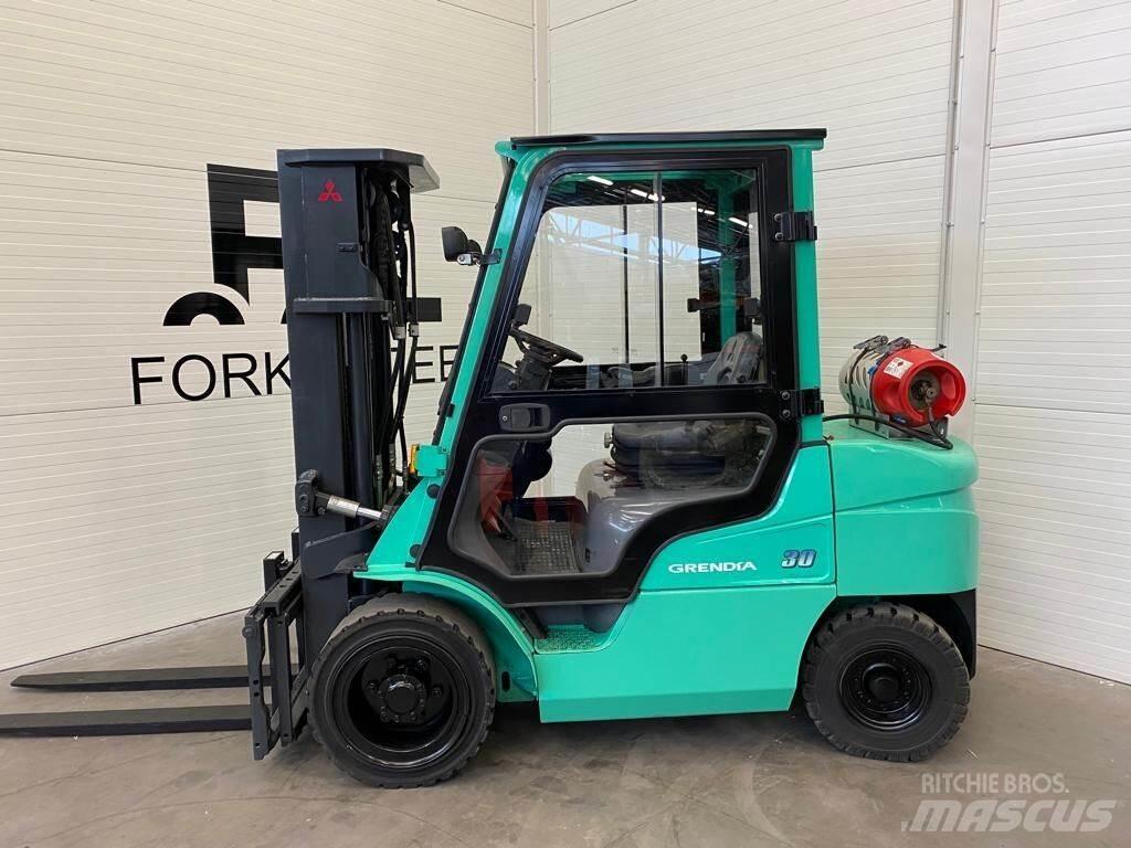 Mitsubishi FG30N 天然气叉车