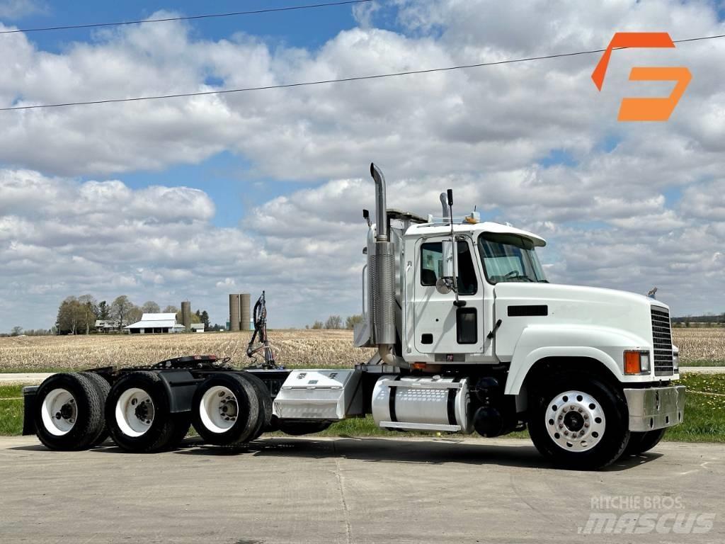 Mack CH 613 牵引车