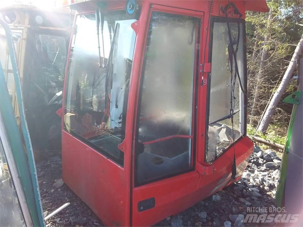 Komatsu 895 驾驶室与内部
