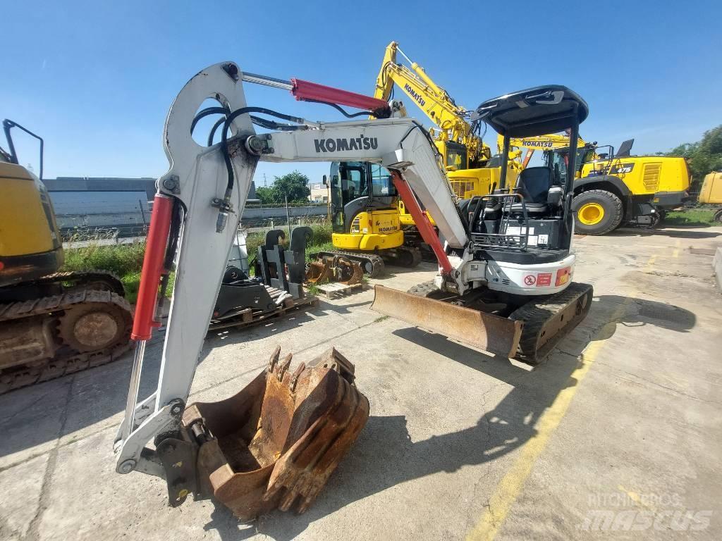 Komatsu PC27R-2 小型挖掘机