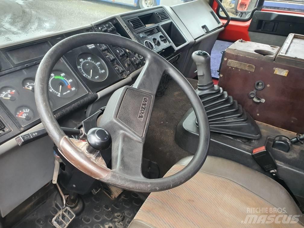 Volvo FL614 救援车