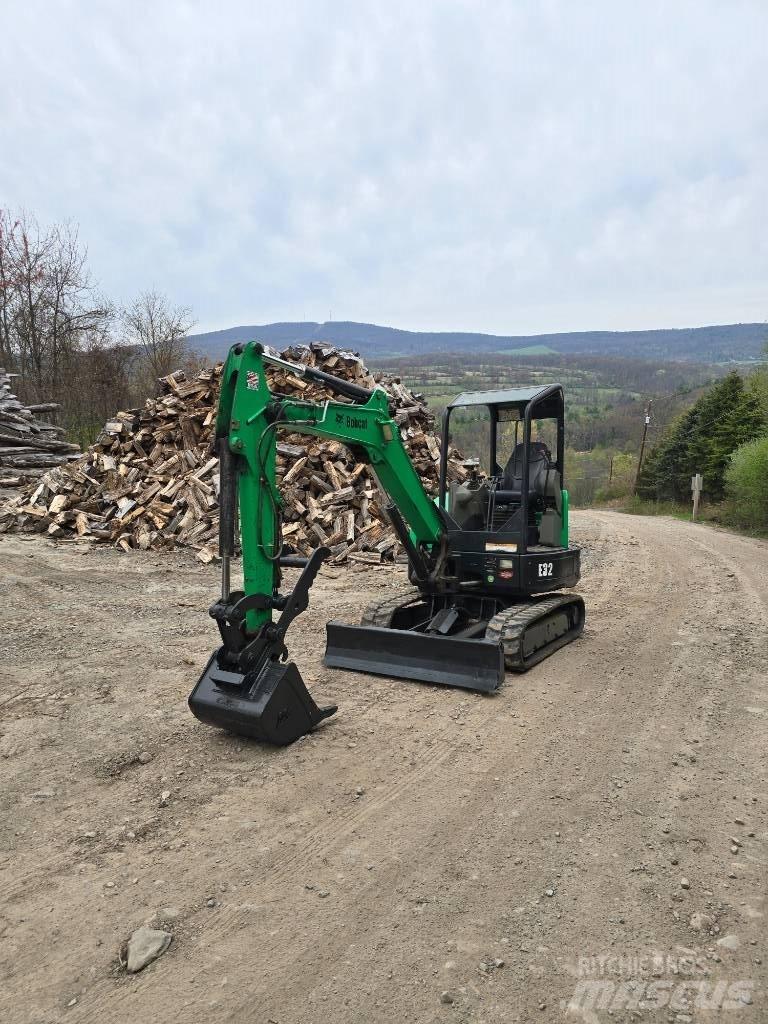 Bobcat E 32 小型挖掘机