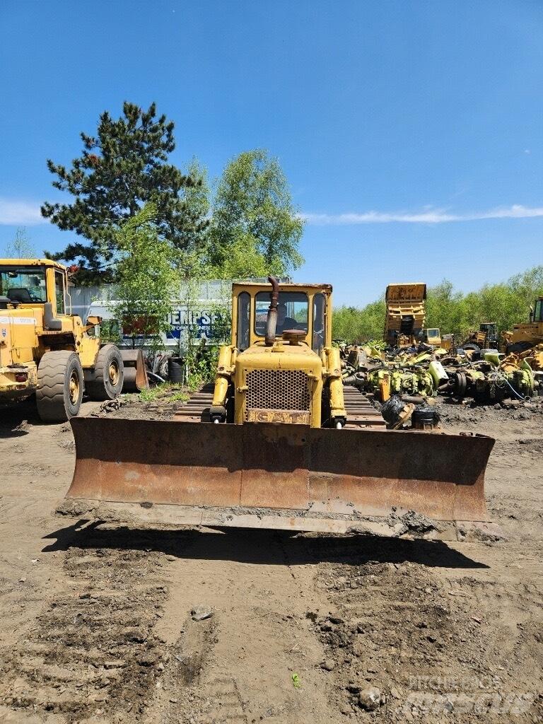 CAT D 6 履带式推土机