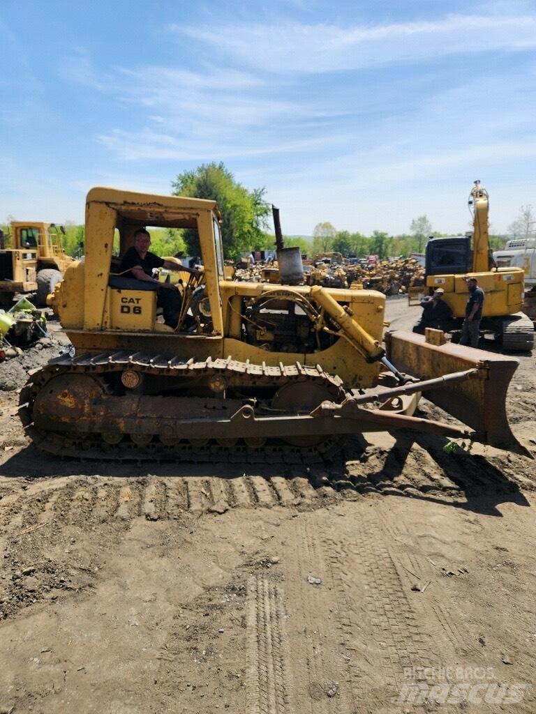 CAT D 6 履带式推土机