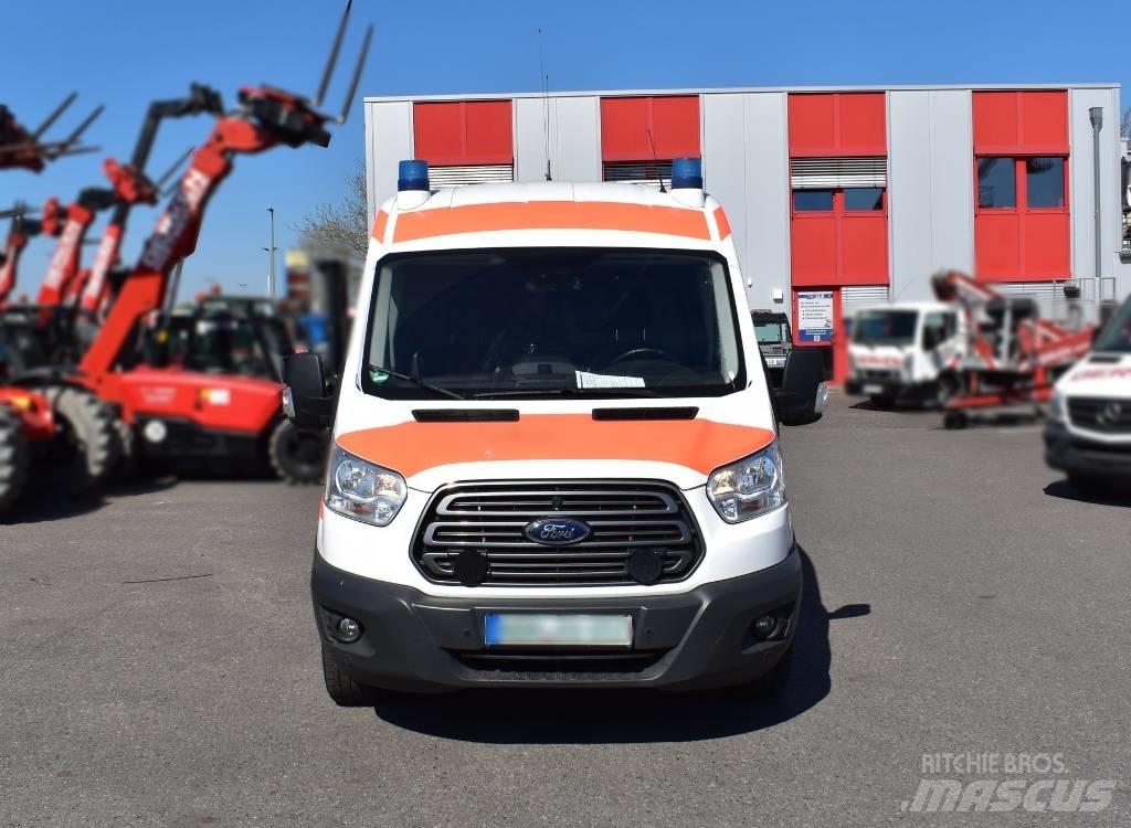 Ford Transit Custom 救护车