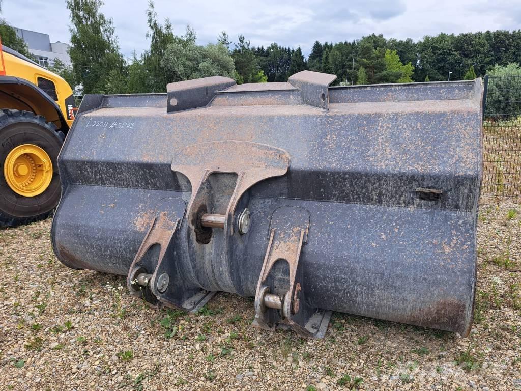 Volvo L 220 H 轮式装载机