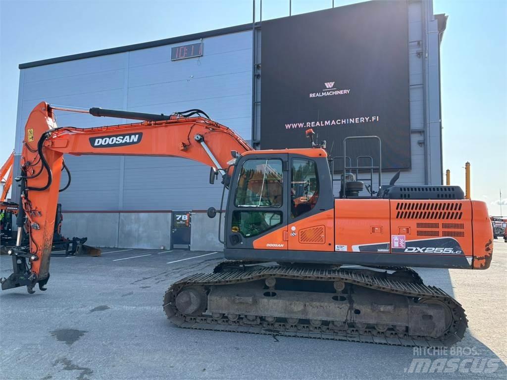 Doosan DX255LC-5 履带挖掘机