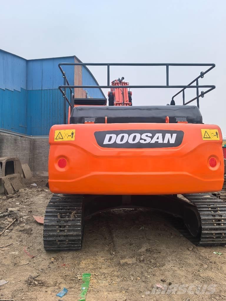 Doosan DX300 履带挖掘机