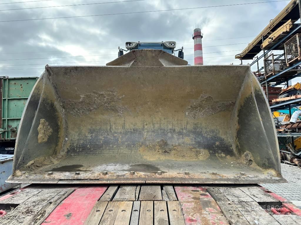 Liebherr L 566 轮式装载机