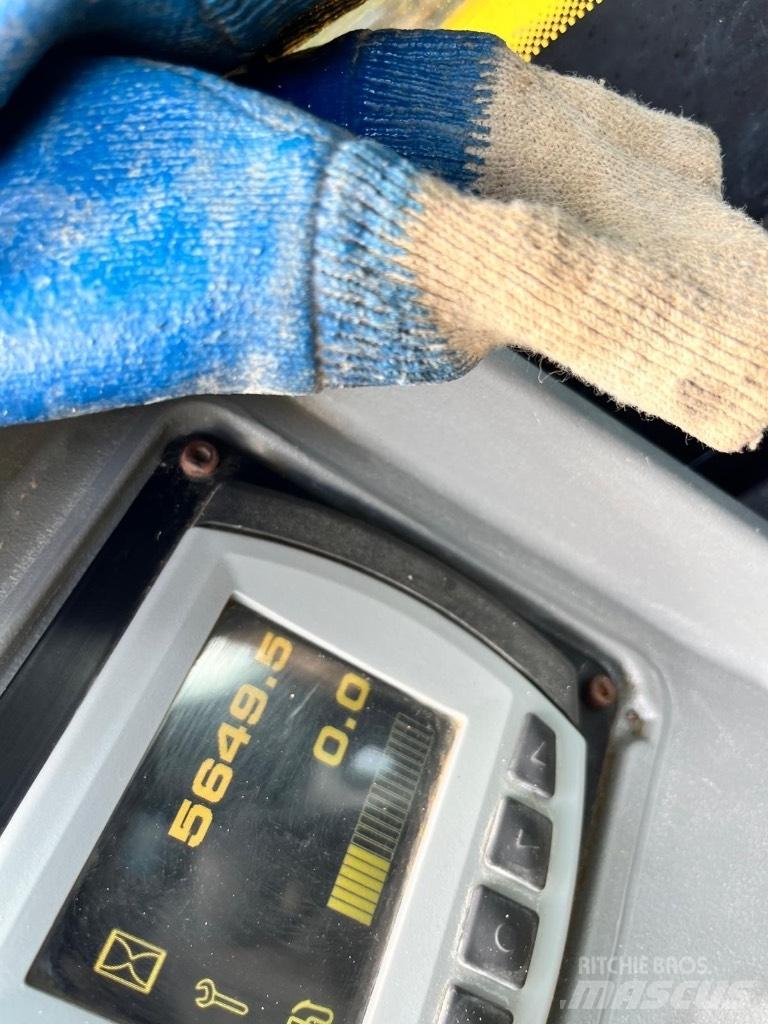 JCB 86C-1 中型挖掘机