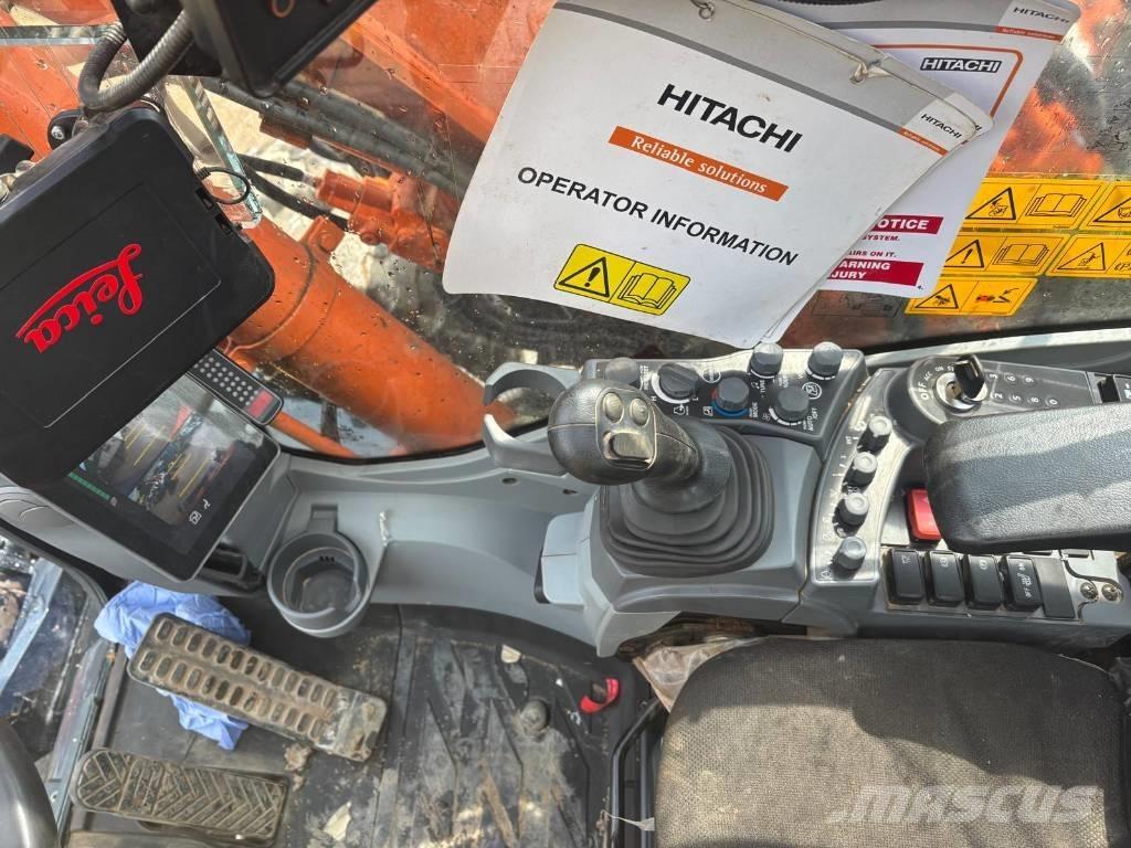 Hitachi ZX 155 W-7 中型挖掘机