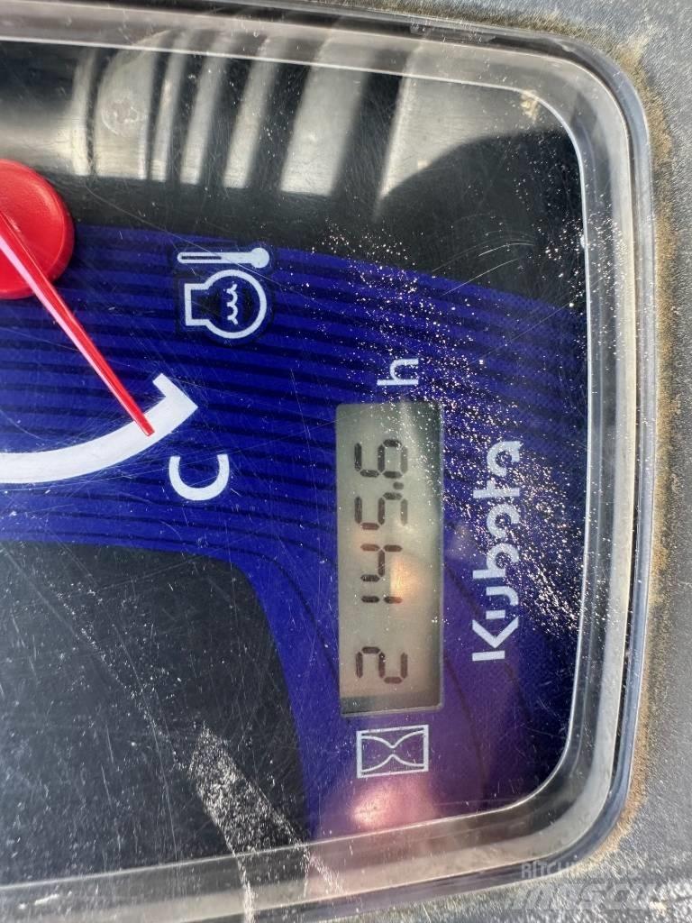 Kubota SSV 65 滑移装载机