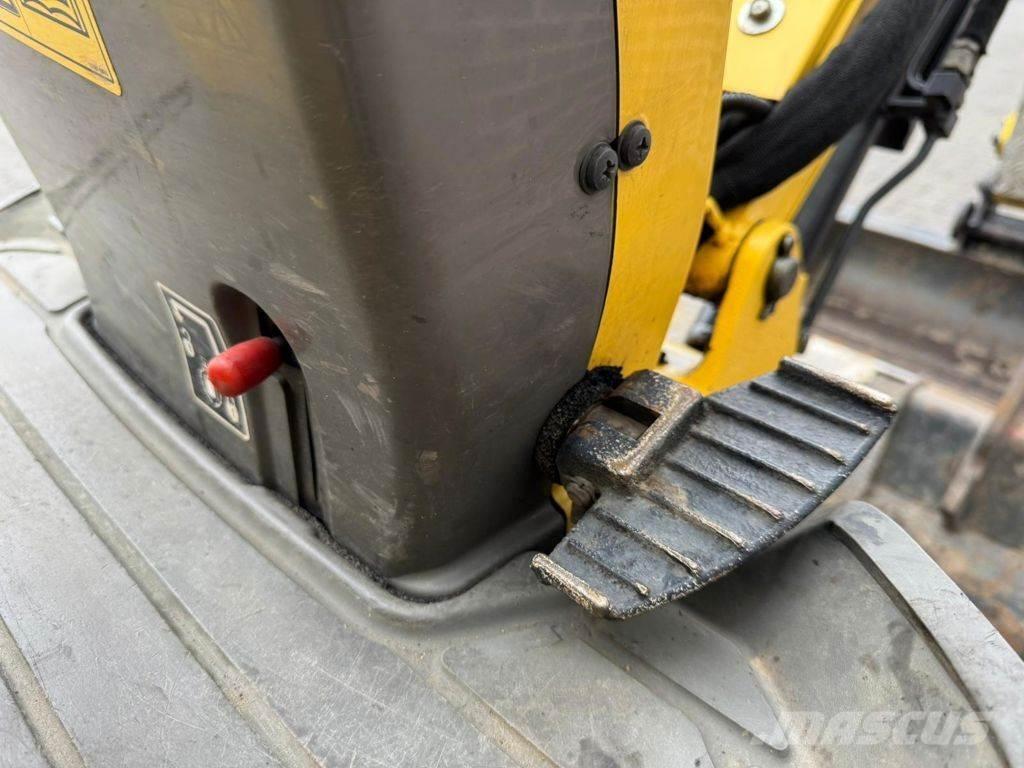 Yanmar YAN SV08 小型挖掘机